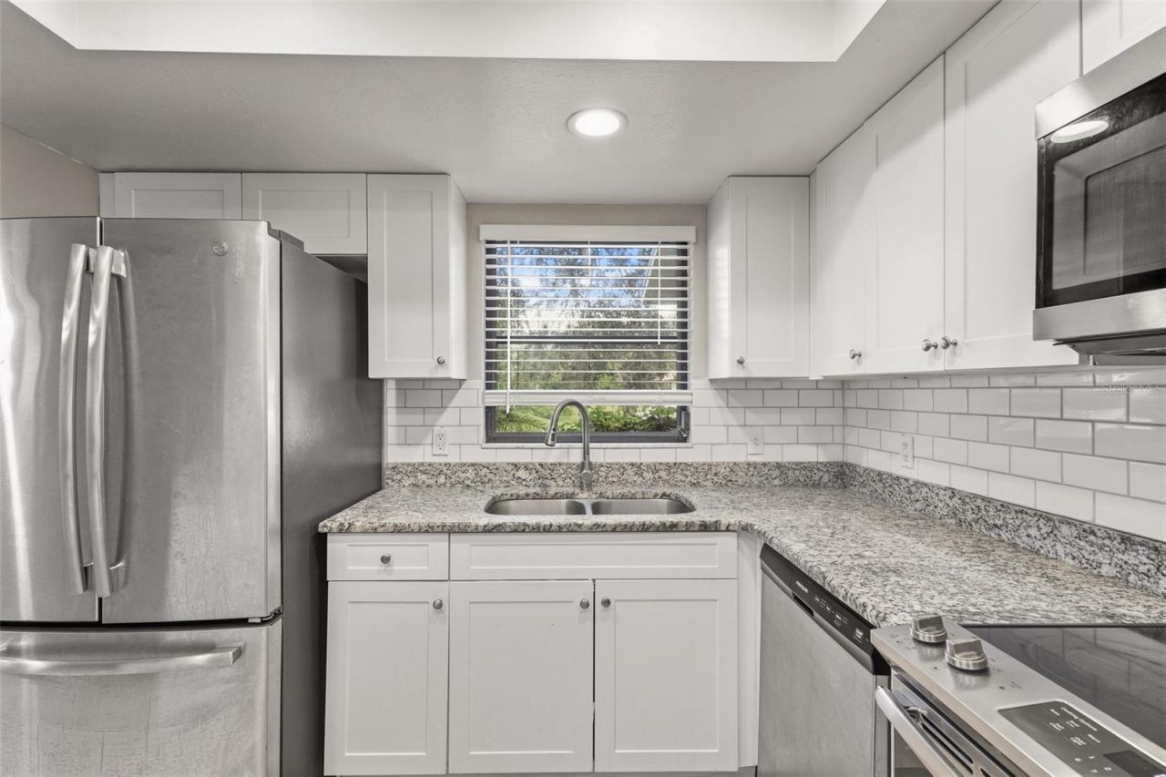 2475 Wood Oak Drive, Sarasota, FL 34232 Photo