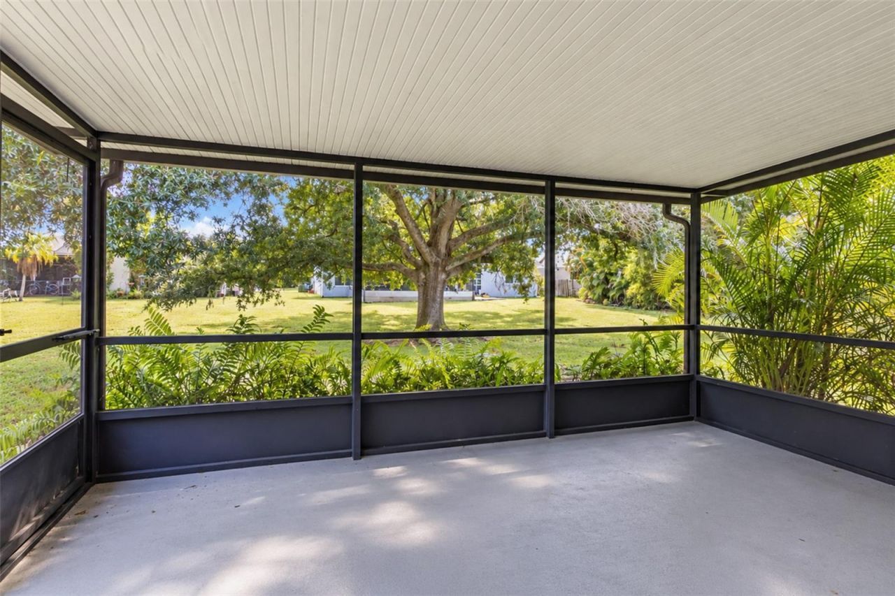 2475 Wood Oak Drive, Sarasota, FL 34232 Photo