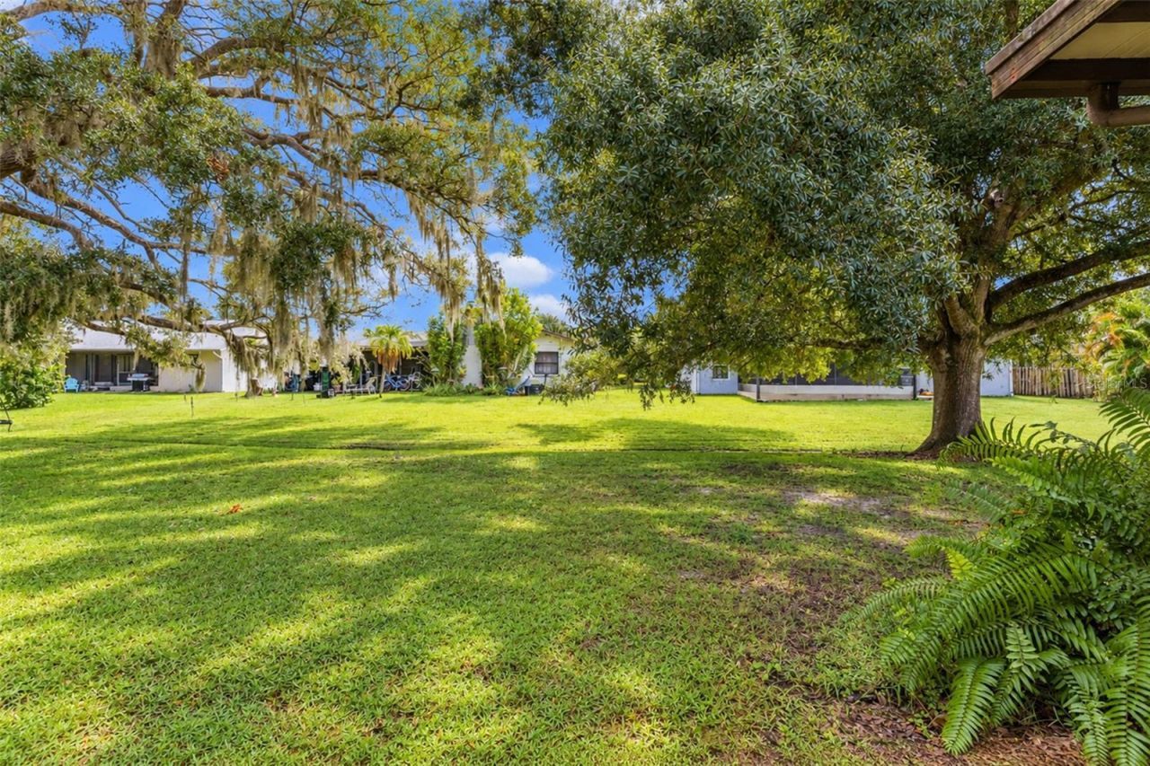 2475 Wood Oak Drive, Sarasota, FL 34232 Photo