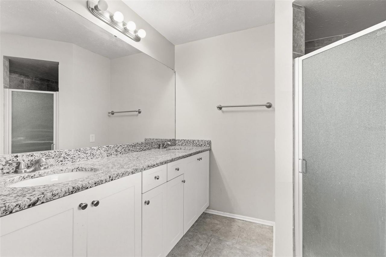 2475 Wood Oak Drive, Sarasota, FL 34232 Photo