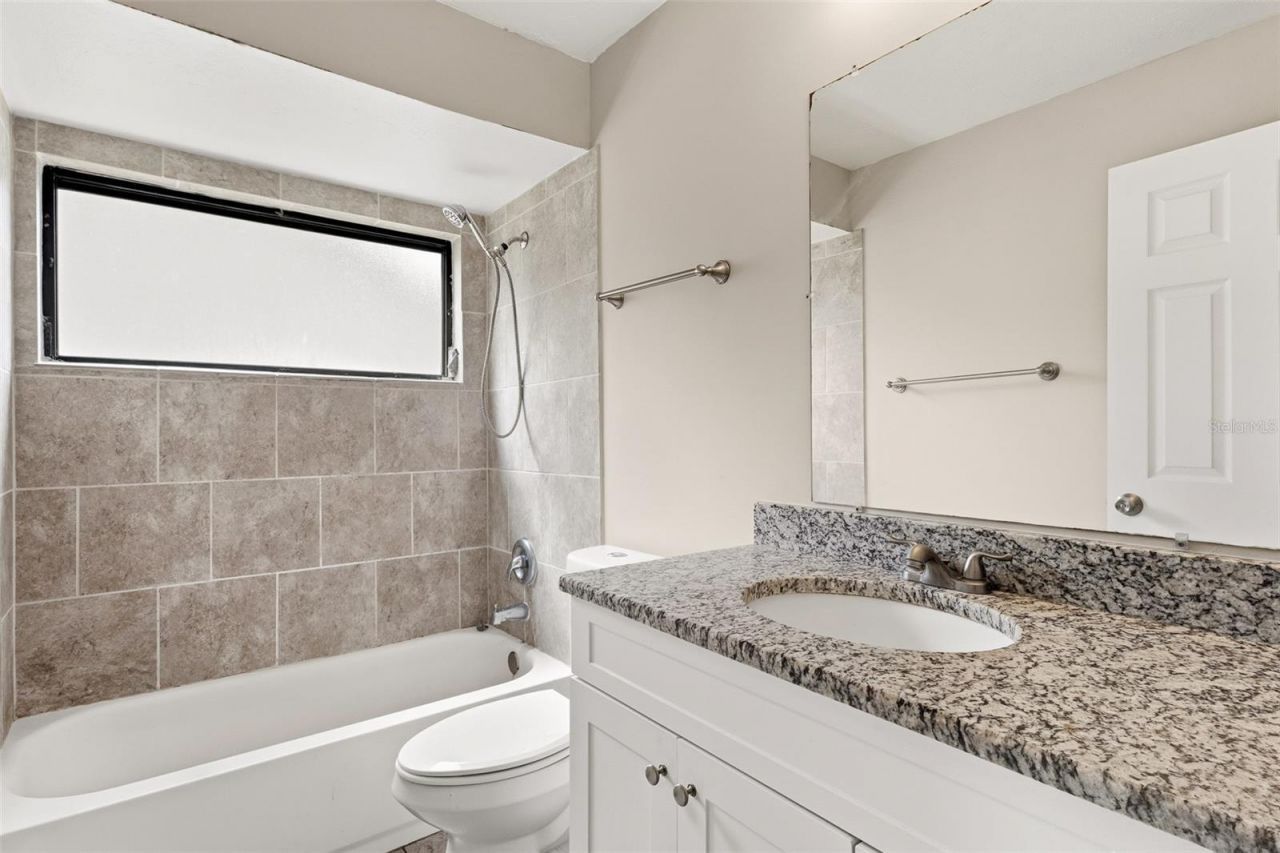 2475 Wood Oak Drive, Sarasota, FL 34232 Photo