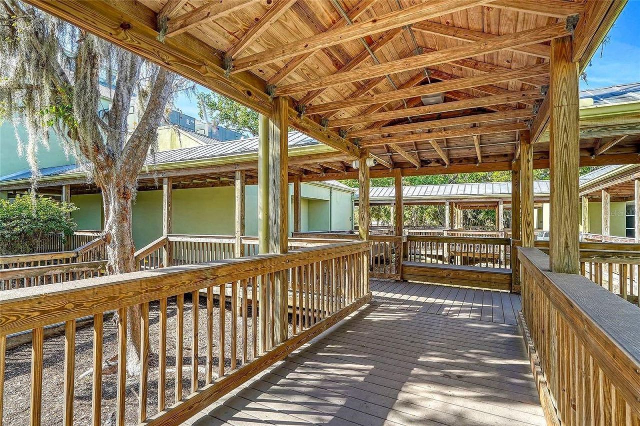 2475 Wood Oak Drive, Sarasota, FL 34232 Photo