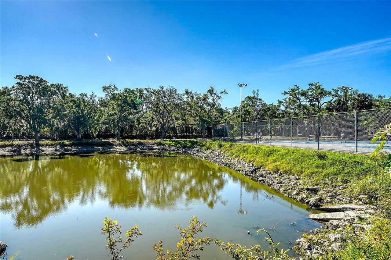 2475 Wood Oak Drive, Sarasota, FL 34232 Photo