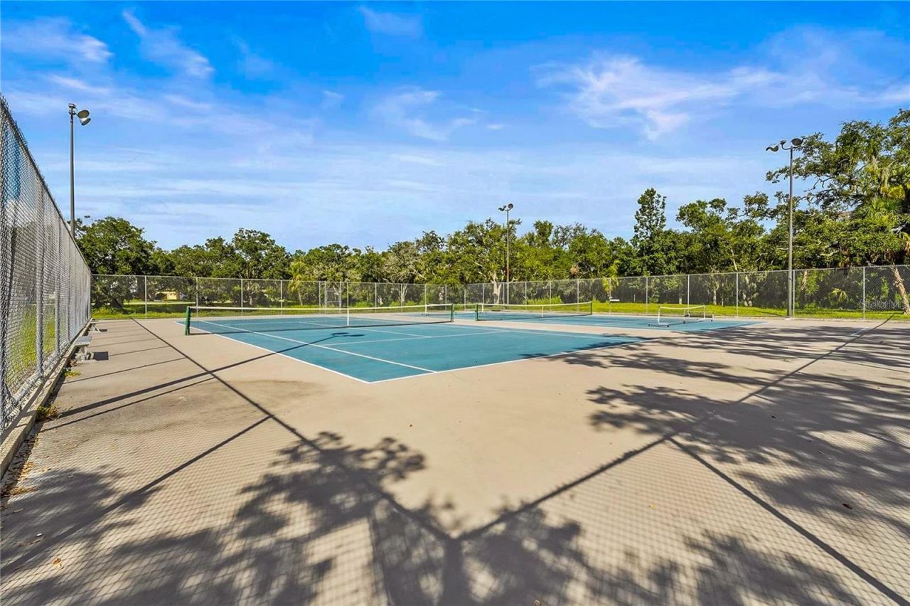 2475 Wood Oak Drive, Sarasota, FL 34232 Photo