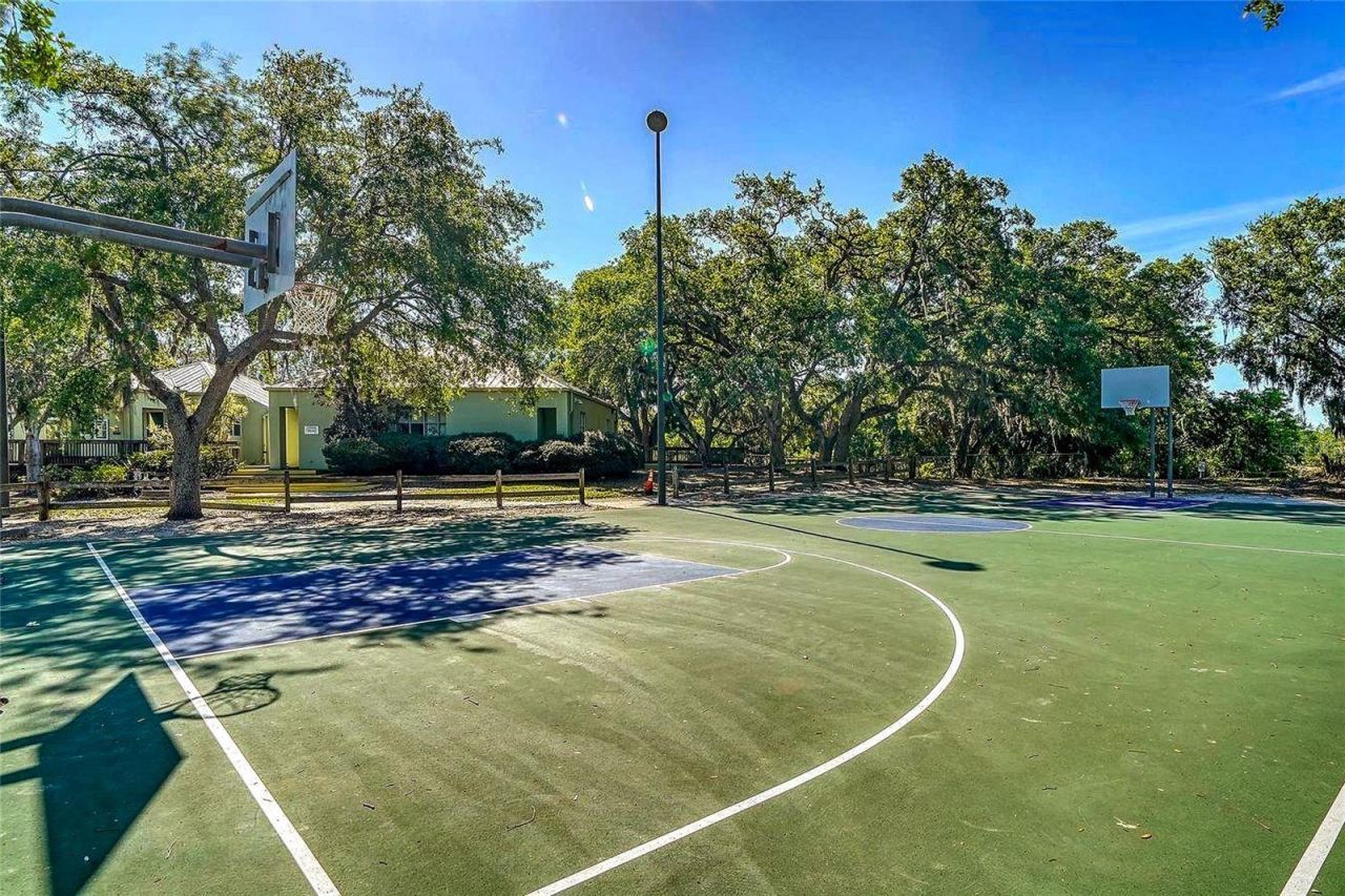2475 Wood Oak Drive, Sarasota, FL 34232 Photo