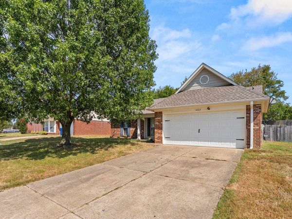 4062 ROSEBURY LN, Horn Lake, MS 38637