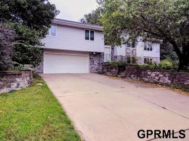 340 Pinewood Drive, Nebraska City, NE 68410