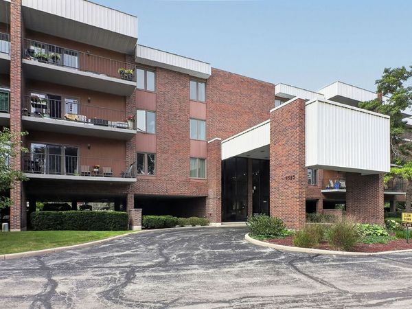 6585 Main Street , Unit 202, Downers Grove, IL 60516