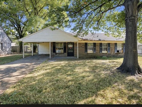 704 N Mcauley Circle, West Memphis, AR 72301