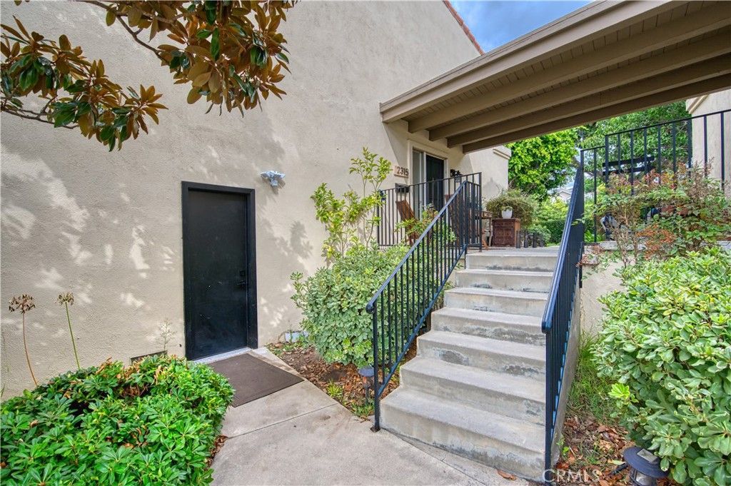 2315 Eastbluff, Newport Beach, CA 92660 Main Photo