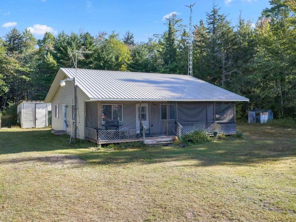 2192 Doe Lake Rd Road, Munising Twp, MI 49862