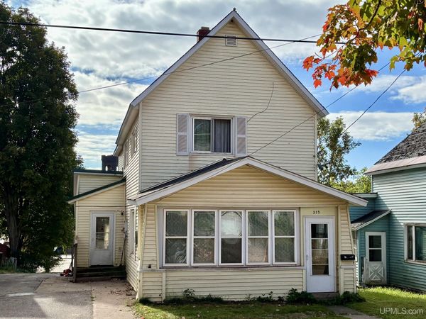 315 W Barnum Street, Ishpeming, MI 49849