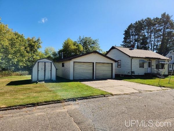 622 N Second Avenue, Iron River, MI 49935