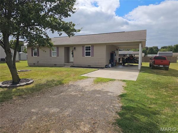 102 McNair Street , Dexter, MO 63841