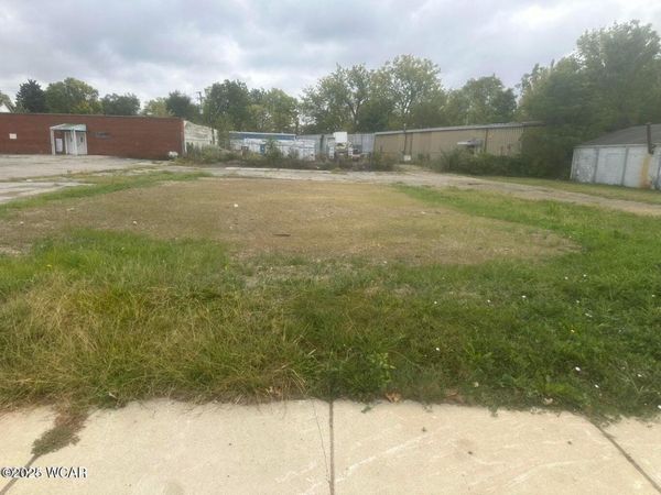145 S Pine Street, Lima, OH 45801