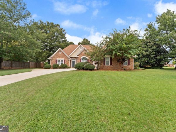 302 Jubilee Circle, Bonaire, GA 31005