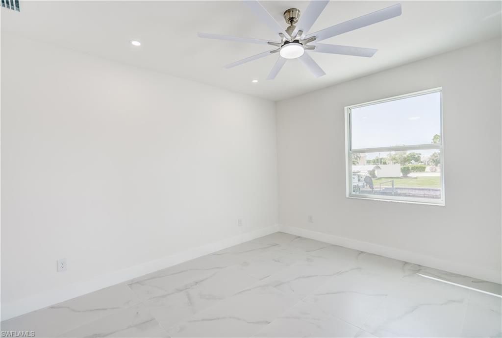 1105 SE 38th St, Cape Coral, FL 33904 Photo