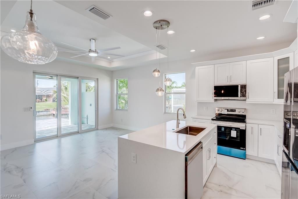 1105 SE 38th St, Cape Coral, FL 33904 Photo
