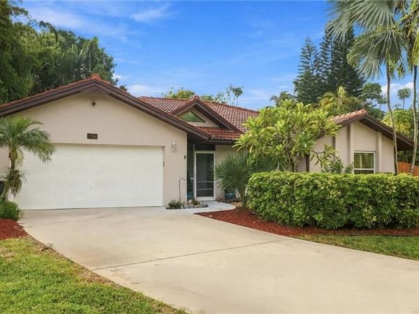 27160 Edenbridge CT, BONITA SPRINGS, FL 34135