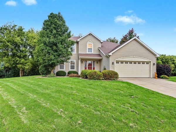 7 Woodridge LANE, Columbus, WI 53925