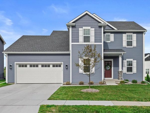 1377 Scotsland LANE, Oconomowoc, WI 53066