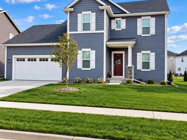 1377 Scotsland LANE, Oconomowoc, WI 53066