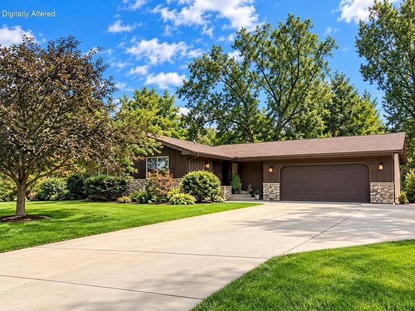 130 S Teri LANE, Hartford, WI 53027