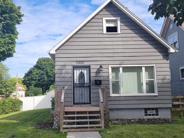 2880 N 52nd STREET, Milwaukee, WI 53210
