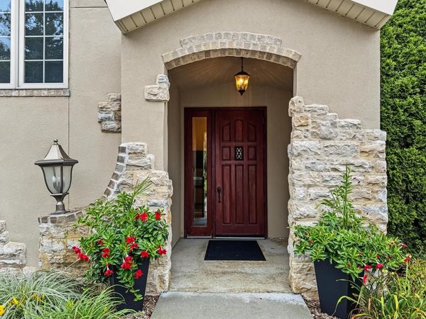 2912 N University DRIVE, Unit 202, Waukesha, WI 53188