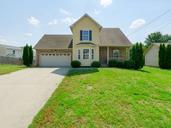 936 Silty Dr , Clarksville, TN 37042