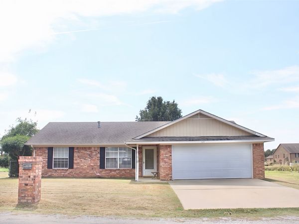 121 Ridgecrest Drive , Calera, OK 74730