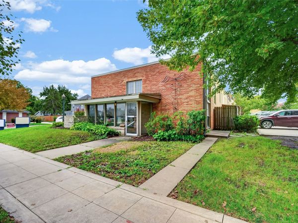 321 E 3rd Street N, Newton, IA 50208