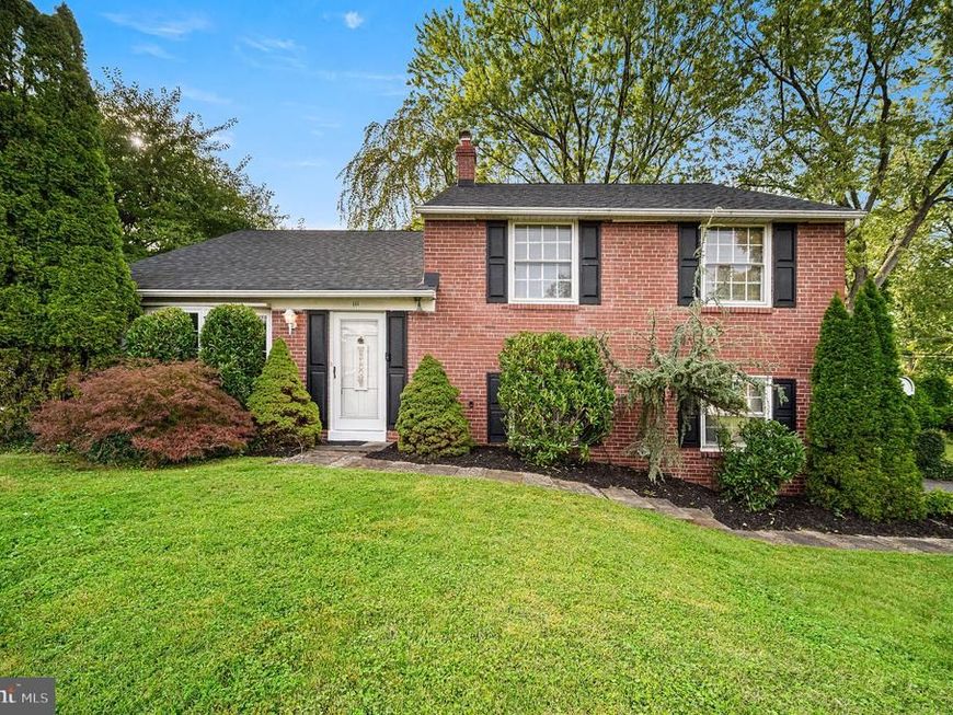 111 Michaels Lane, Wallingford, PA 19086 Main Photo