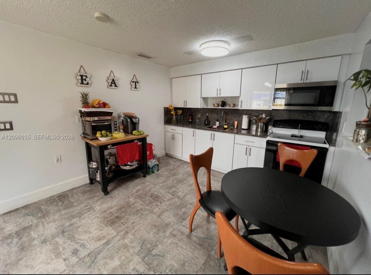 12510 W Golf Dr, Miami, FL 33167 Photo