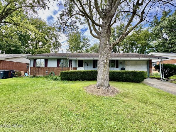 909 Crestwood Drive, Lima, OH 45805