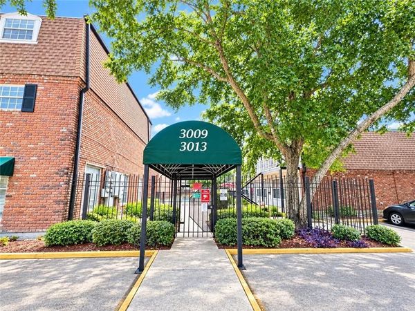 3013 RIDGELAKE Drive , Unit 201, Metairie, LA 70002