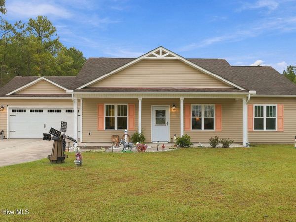 337 Folkstone Road , Holly Ridge, NC 28445