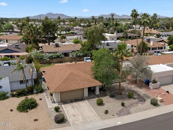 6725 E KINGS Avenue, Scottsdale, AZ 85254
