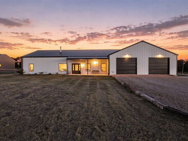 208 Chicken Field Road , Whitewright, TX 75491