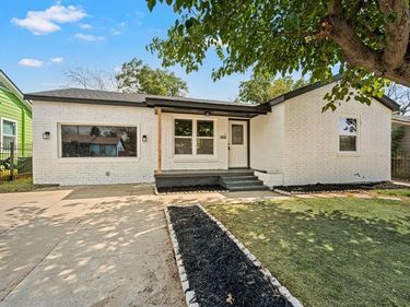 3855 Dowdell Street, Fort Worth, TX 76119