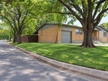 6301 Greenlee Street, Fort Worth, TX 76112