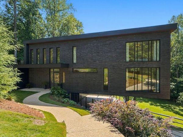 80 Idlewood Court , Atlanta, GA 30327