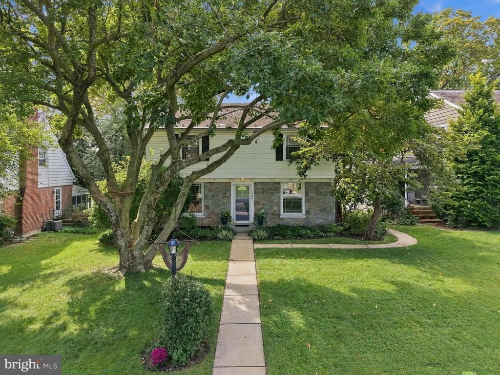 1008 Skyline Drive, Lancaster, PA 17601 Main Photo