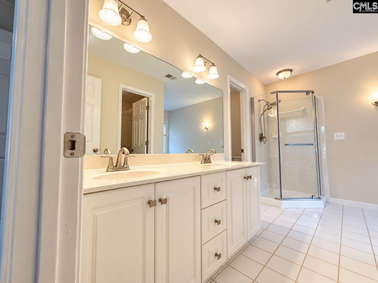 100 Bennington Circle Photo 10