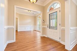 100 Bennington Circle photo 4