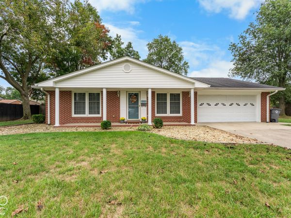 1521 Robin Hood Drive , Seymour, IN 47274
