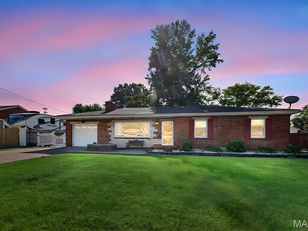 46 N Circle Drive, East Alton, IL 62024