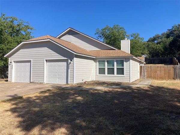 435 Sailmaster ST, Unit B, Lakeway, TX 78734