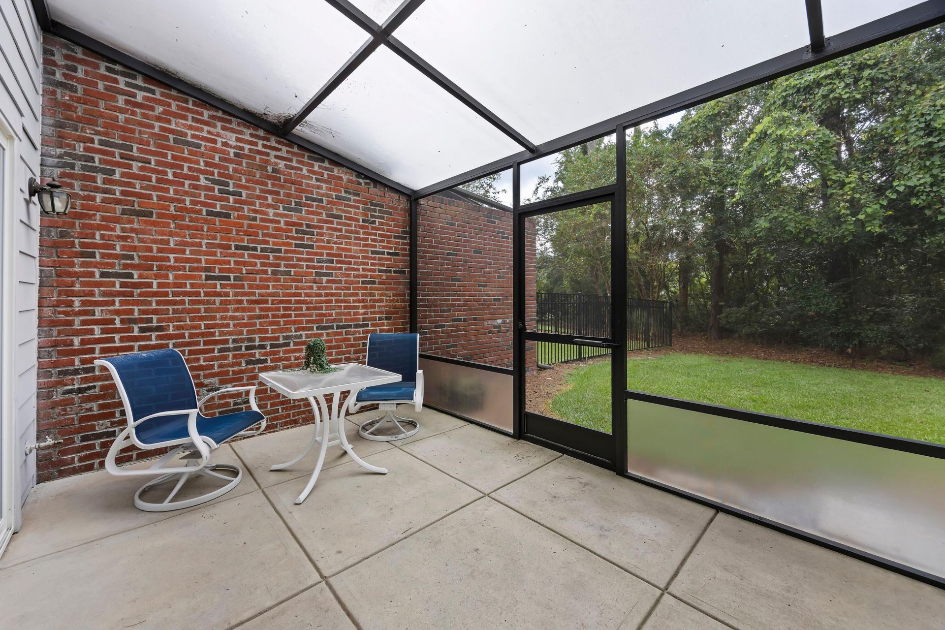23 Augustine Road Photo 17