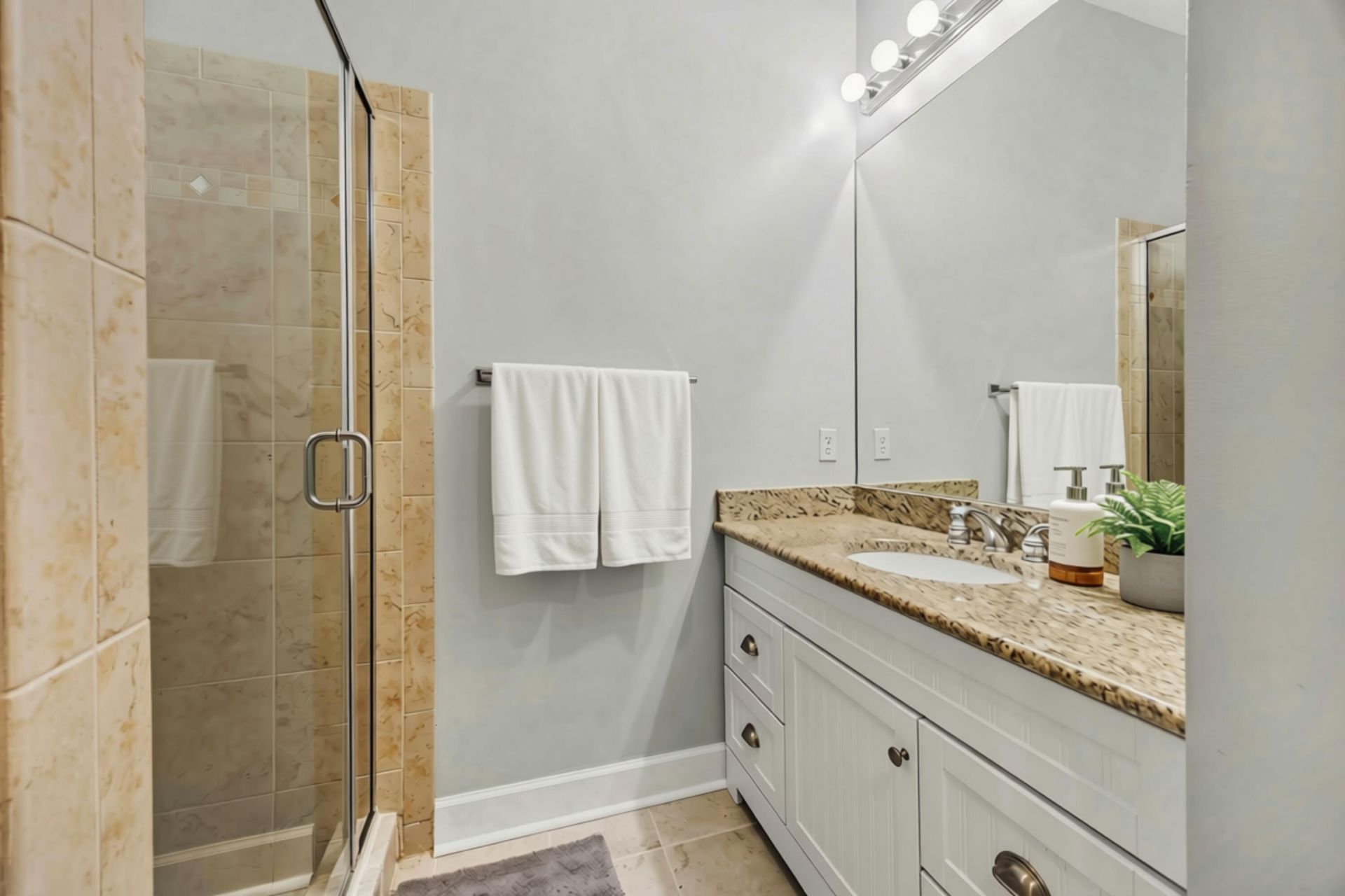 23 Augustine Road Photo 24
